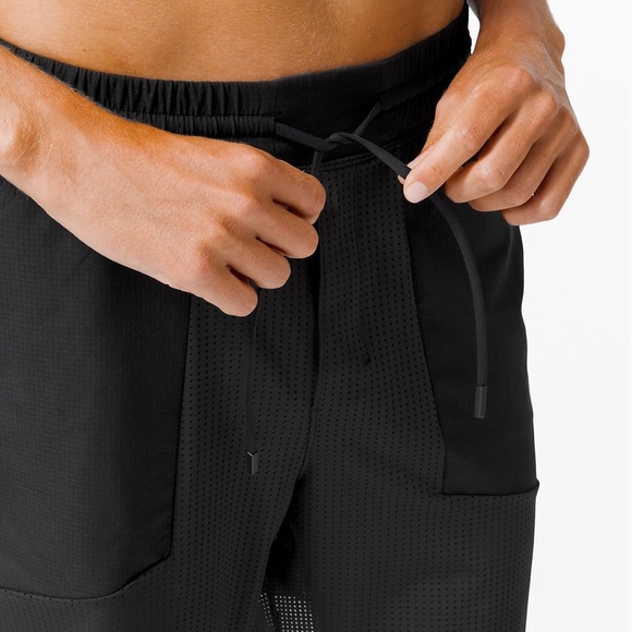 🍋Lululemon In the Key Short 8"🍋 - Picture 2 of 11